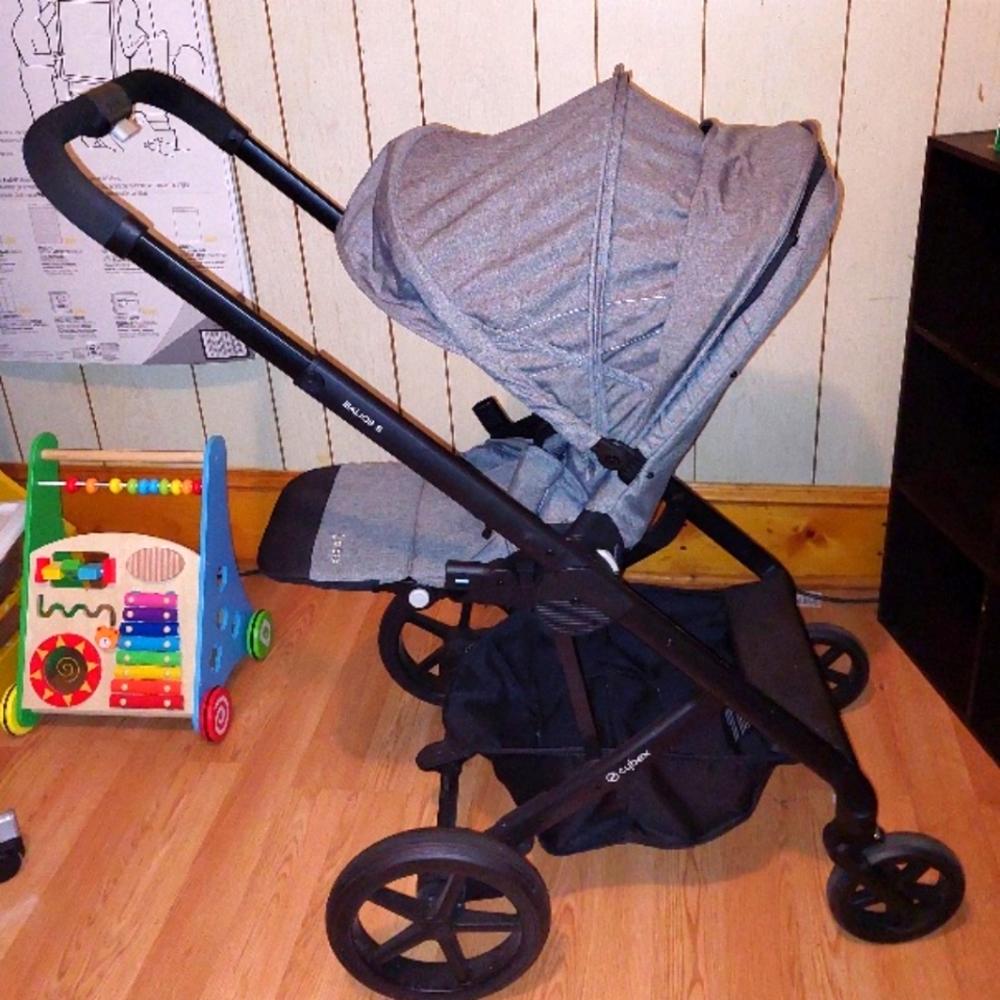 Cybex Platinum Cloud Q infant car seat & Bailos S Stroller travel system